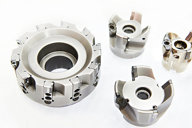 Milling cutters with indexable inserts - Mostly large tools for milling cutters in metal workpieces